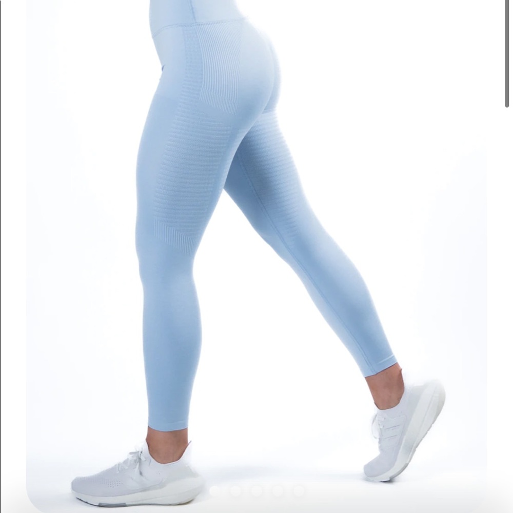 LIGHT GREY Alphalete Leggings